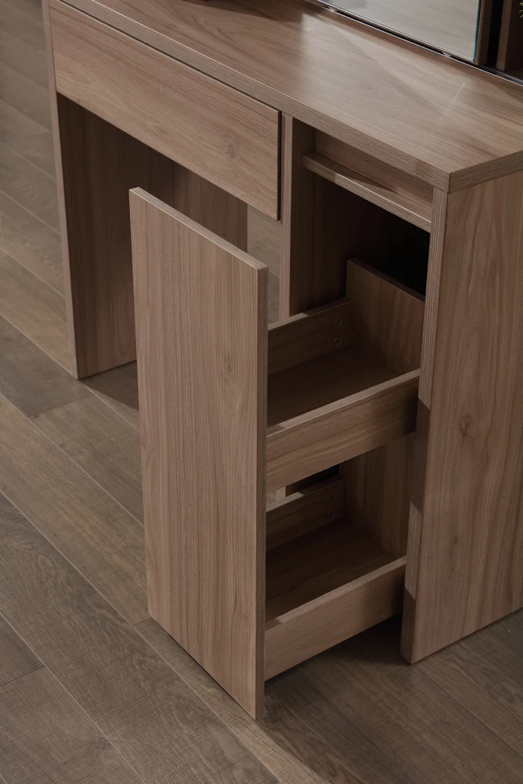dresser  (1).jpg