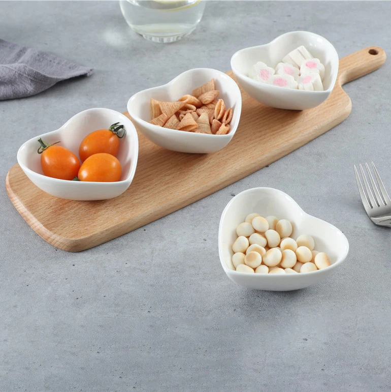 Customized decorative heart shape white popcorn custom  ceramic dessert snack serving bowls