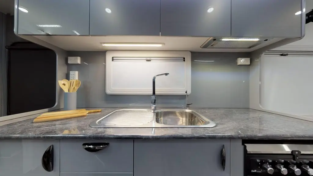 
Custom Made Luxury Family Caravan Mobile Homes Offroad Caravan with Triple Bunk 