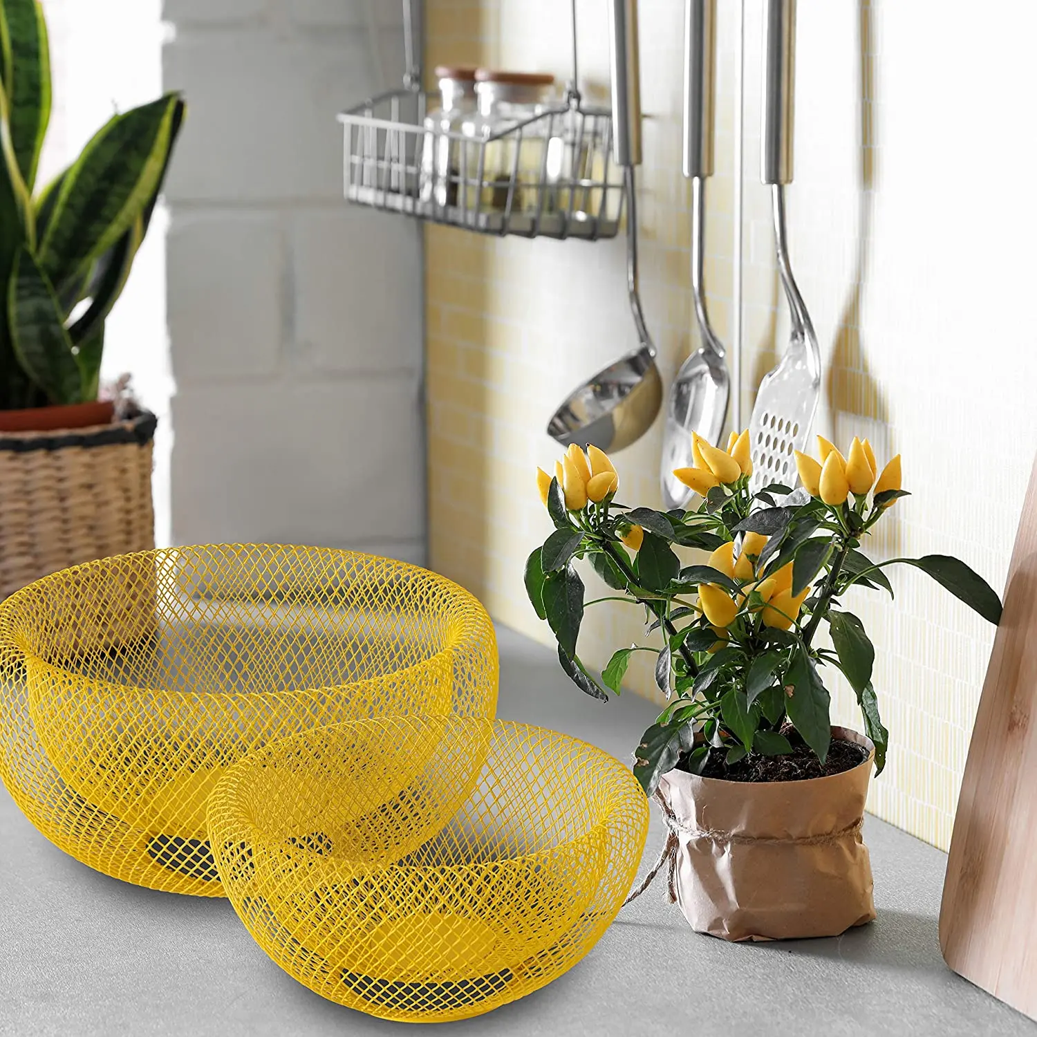 Double Wall Construction Modern Yellow Metal Wire Mesh Fruit Bowl Set