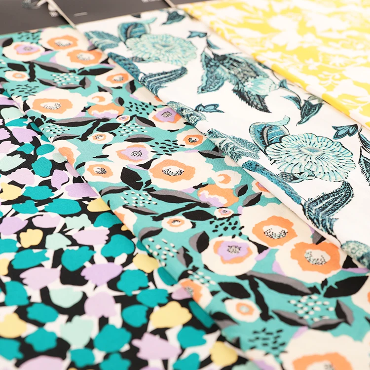 Оригинальный 105gsm Элегантный цветочный принт 100% вискоза ткань для платья 45s