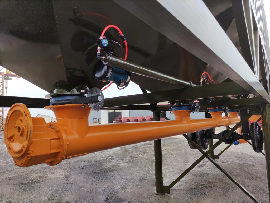 Передвижная бетоносмесительная установка с передвижным горизонтальным цементным силосом