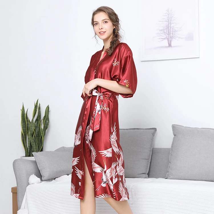 2022 New products japanese print kimono wholesale silk bathrobe woman