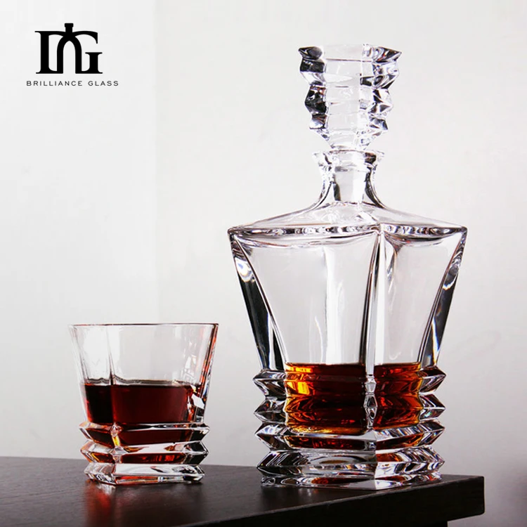Unique Style Crystal Glass Liquor Whiskey Decanter With Lid for Alcohol Rum Wine Whiskey 700ml