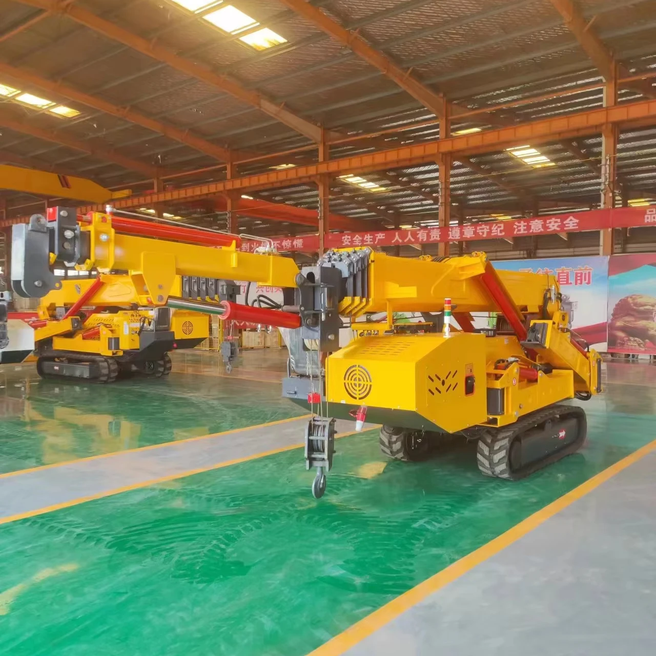 Crawler Telescopic Cranes Diesel 5-Section Hydraulic Hoist with 360 Slew