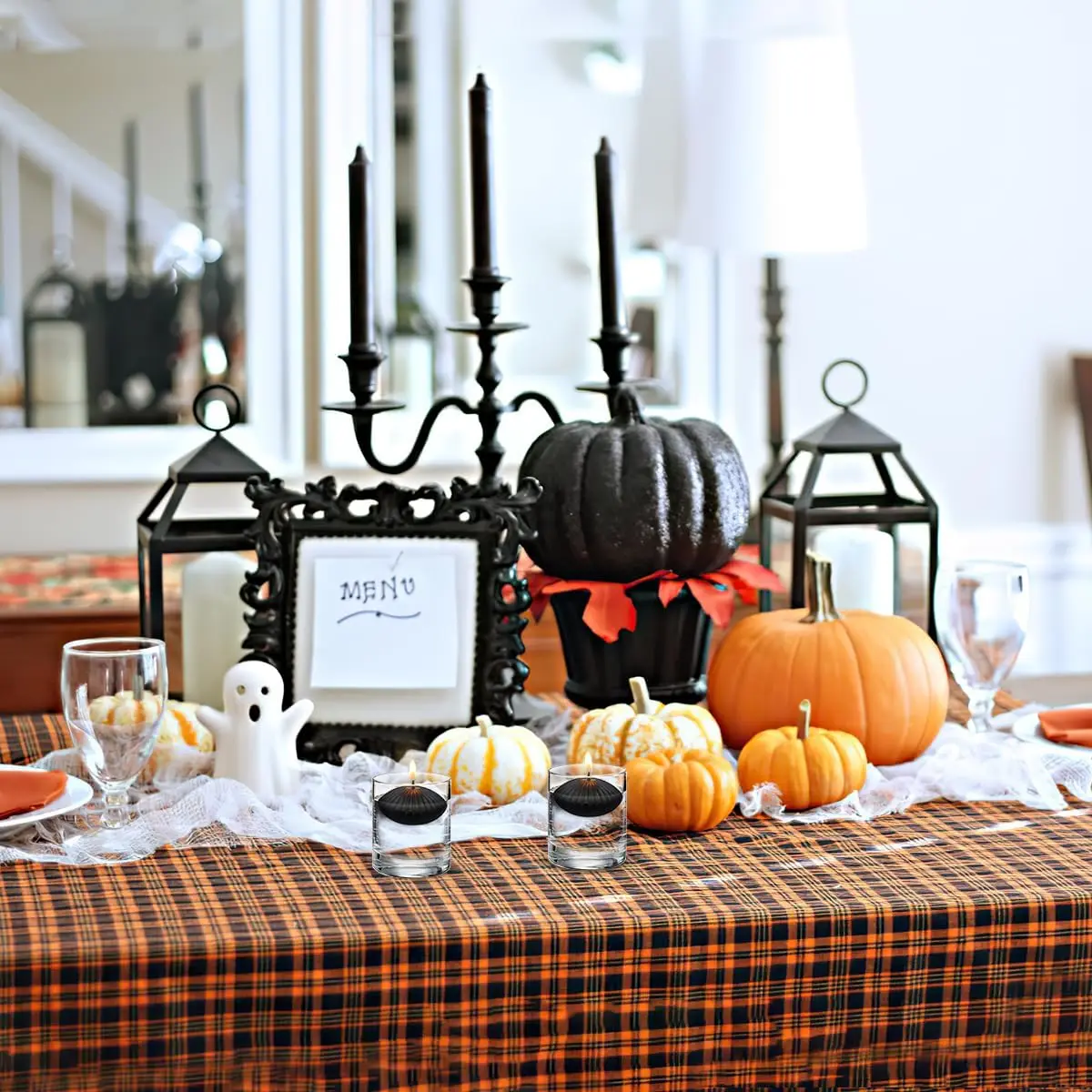 New Design Hand Poured Paraffin Wax Dinner Candles 2 Inch Unscented Black Floating Water Candle For Halloween Holiday Decoration