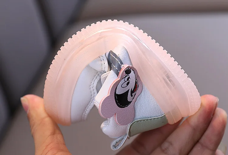Unisex Fashion Boys Flash Childrens Casual Shoes Girls White Soft Sole Baby Sport Shoes for Kids .jpg