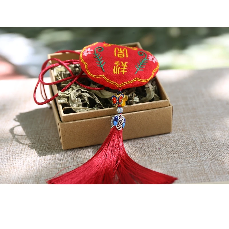 Chinese traditional sachet gifts handcrafted embroidered sachet pendants creative and auspicious embroidered sachets