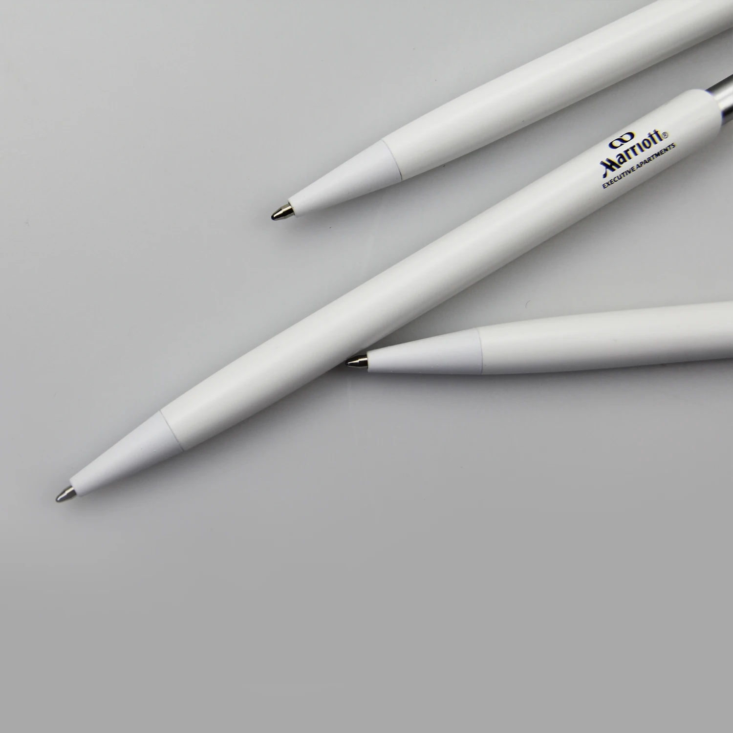 MARRIOTT EXECUTIVE APARTMENTS DELTA HOTELS CUSTOMIZED CLICK BALLPOINT PEN