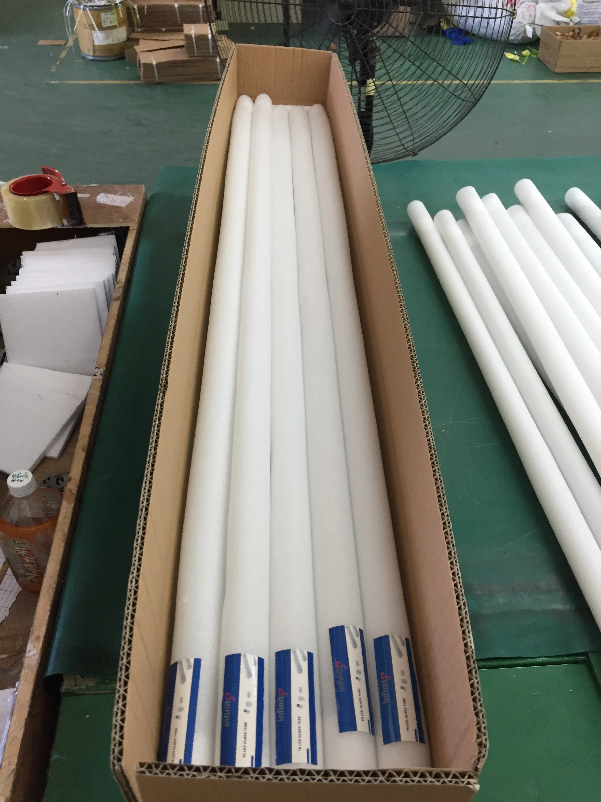 CE ROHS Daylight T8 4ft 1200mm 18 Watt led PC Tube from China Manufacturer