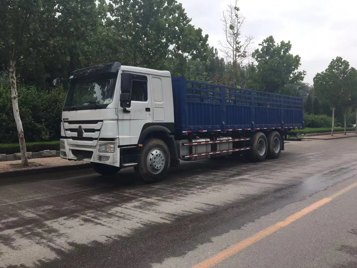 howo truck price 10 wheel 371hp SINOTRUK HOWO cargo truck 10 wheeler howo cargo truck 371 price