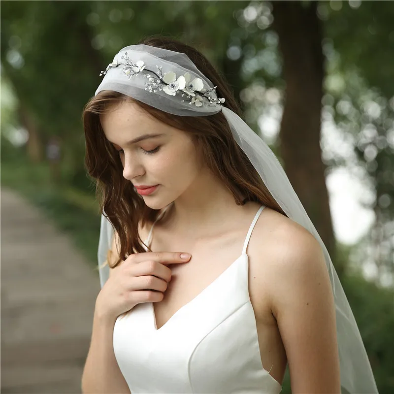 
2020 Fashion Flower Beading Lace Ivory Bridal wedding veils 