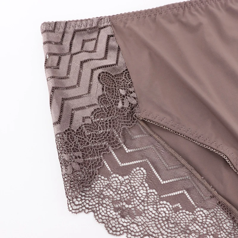 Женские трусики больших размеров 2XL, 3XL, 4XL, 5XL с большими пуговицами, мягкое кружевное нижнее белье без следов со средней талией, женские трусики больших размеров