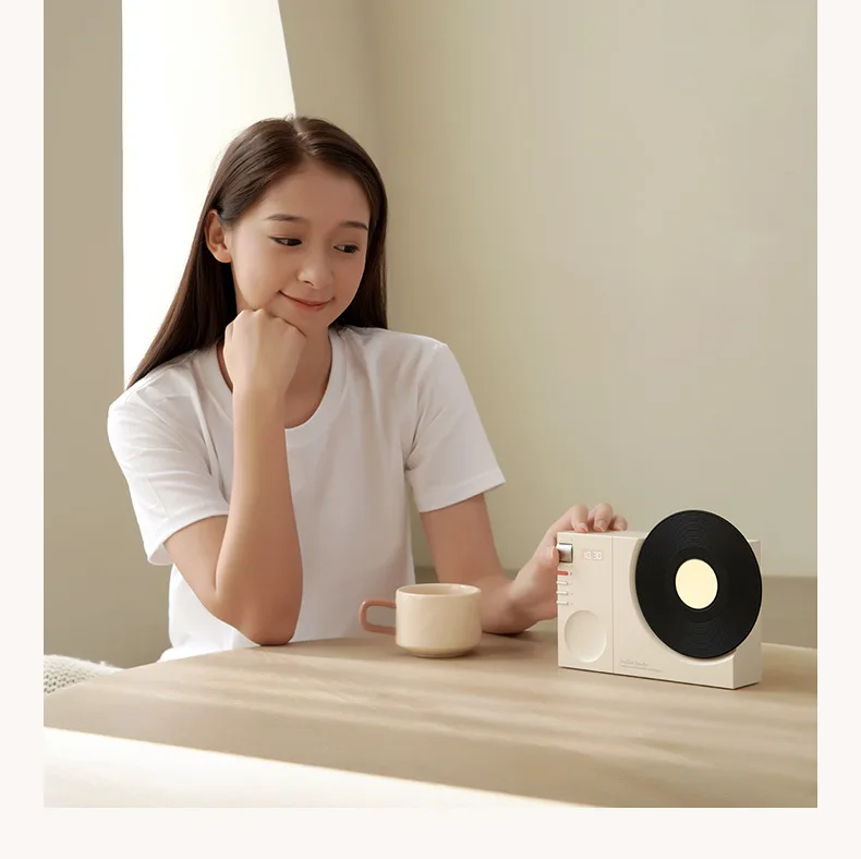 American-Style Retro Bluetooth Speaker Portable Vintage Mini Speaker FM Radio Music Stereo Player For Mobile Phone Black/Speaker