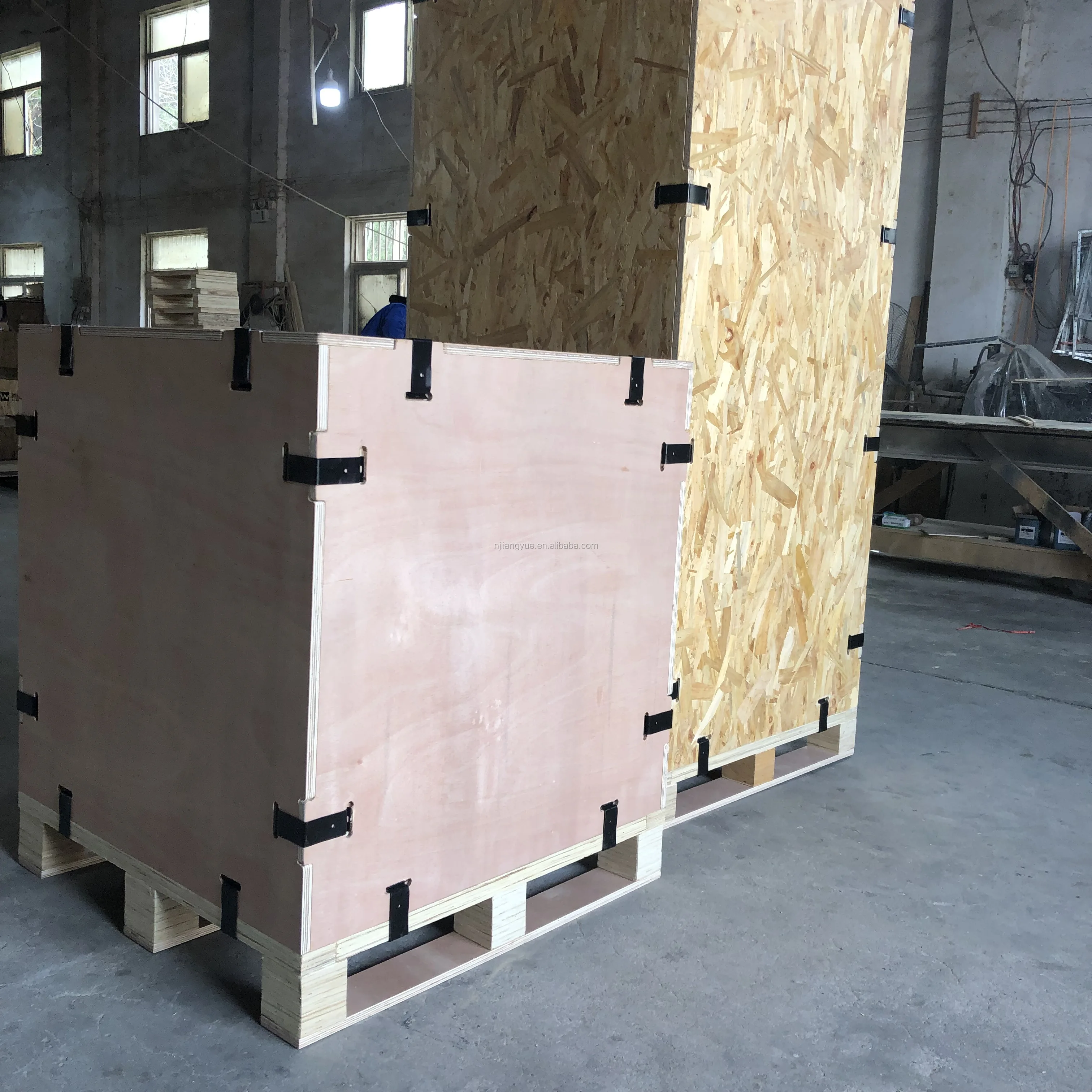 Customized Stamping Parts 65 Mn Spring Steel Wooden Box Fastener Clip Metal Crate Clip From China Manufacturer