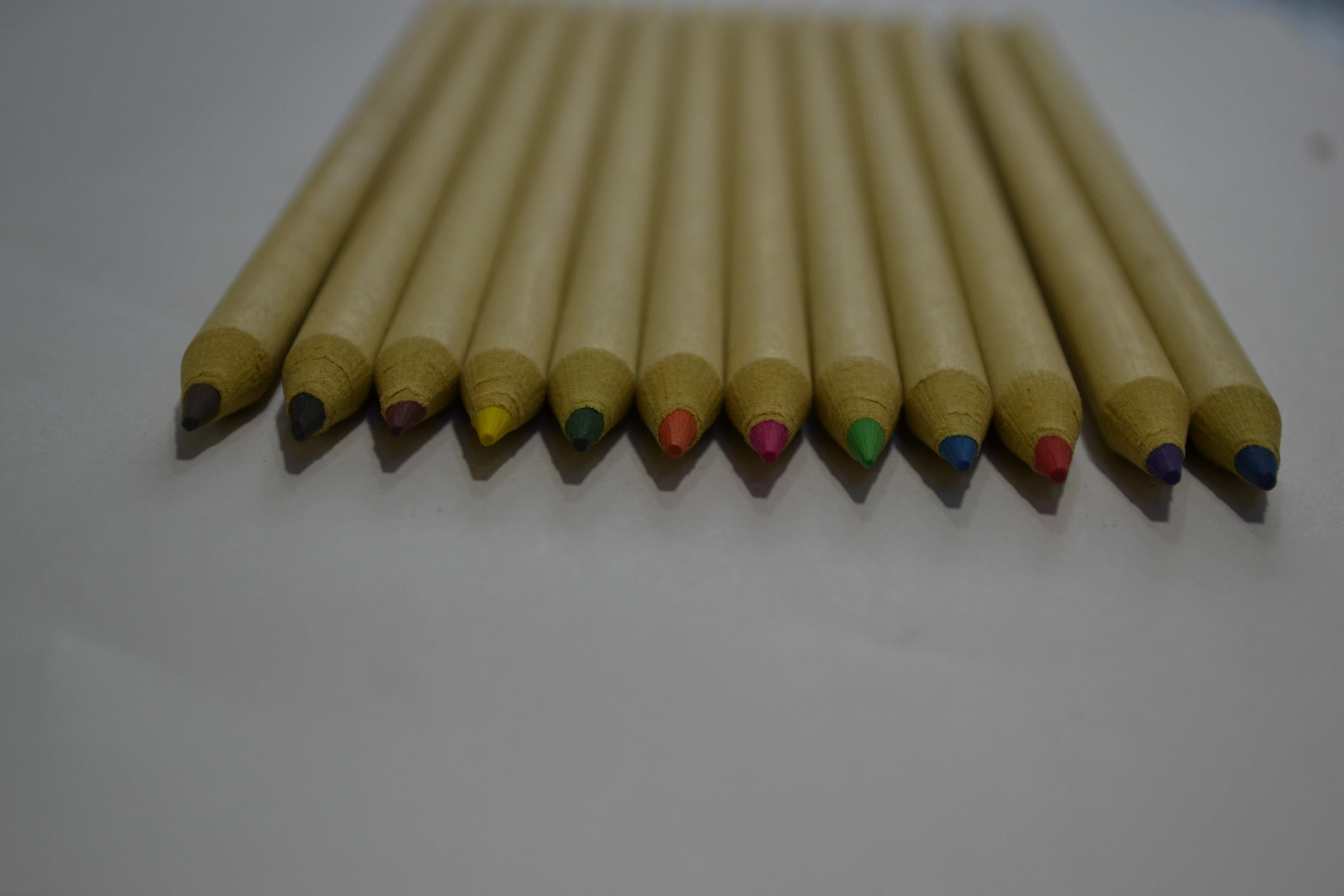
Pomotional customized logo 7 inches Kraft pencil 12 color sharpened for school 