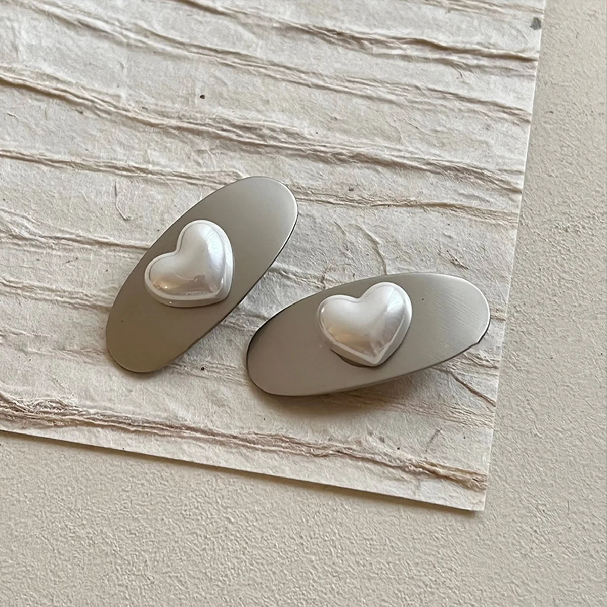 Trendy Wholesale Korean Hair Accessories Girls Hair Clips Sweet Cute Heart Pearl Metallic Silver Hair Clip