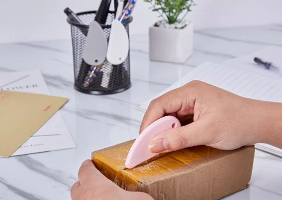 Hot Sell Mini Ceramic Blade Keychain Paper Cutting Photo Trimming Office Use Knife