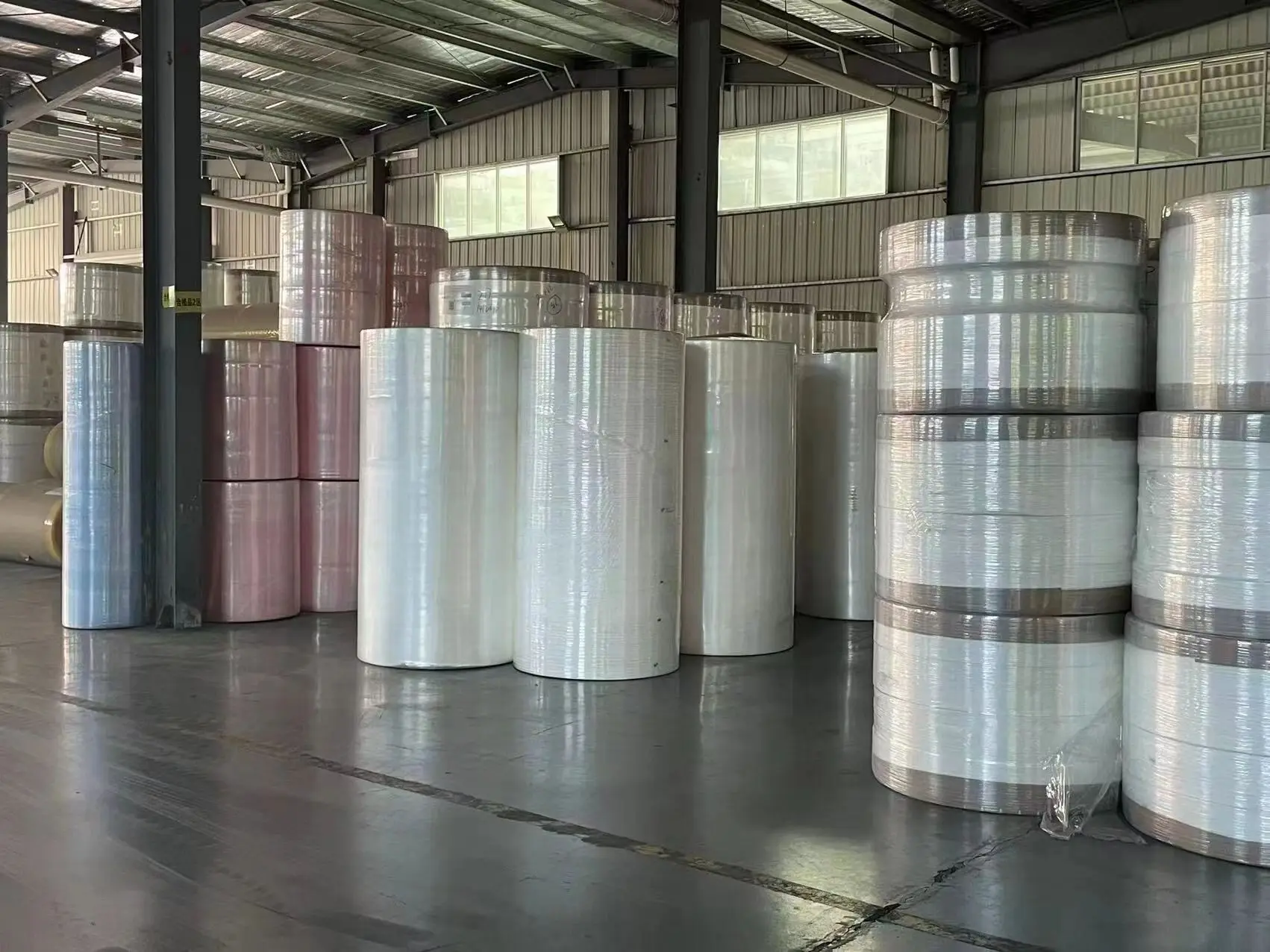 High Quality Raw Material Non-woven Cotton Viscose Spunlace Nonwoven Fabric Rolls Custom Water Soluble Nonwoven