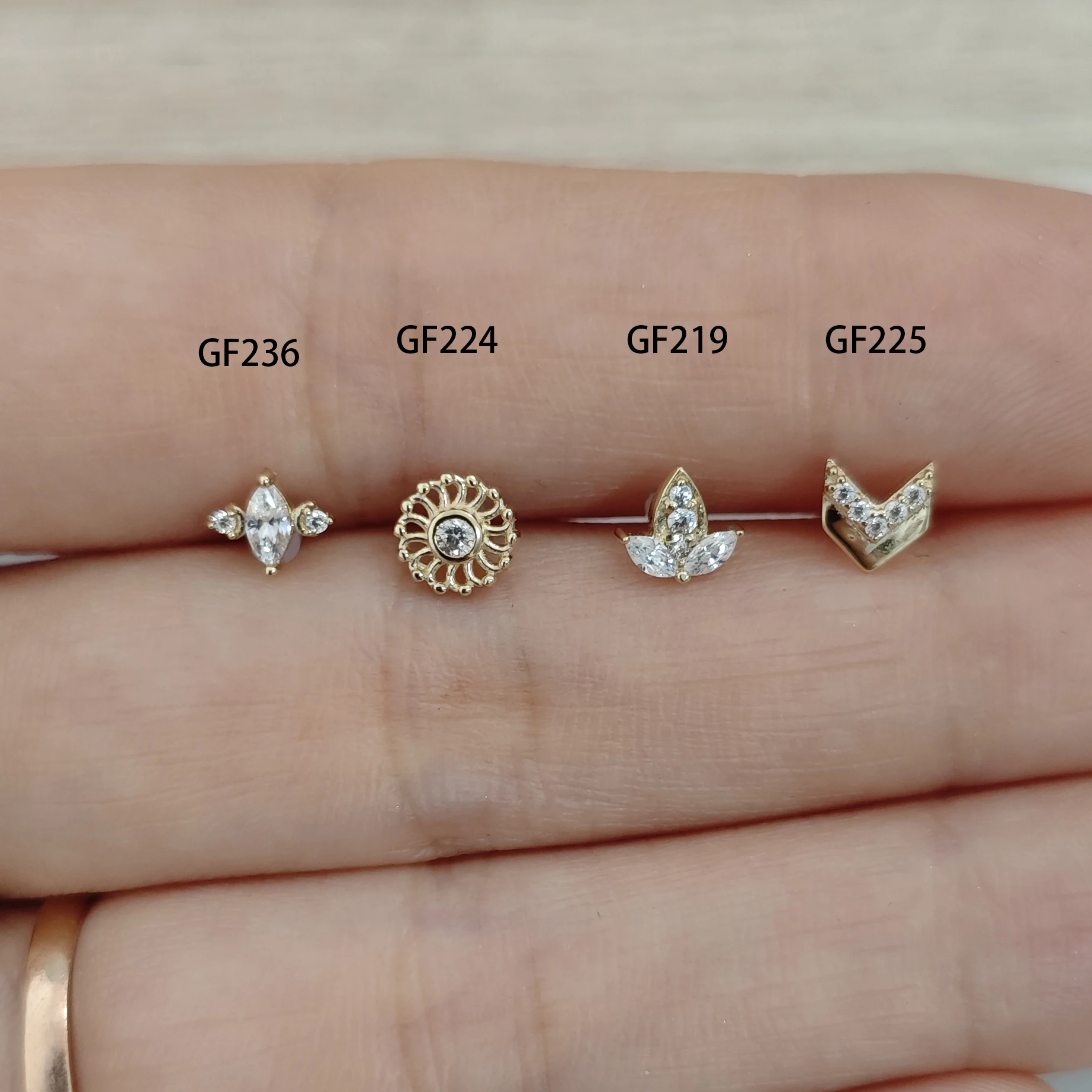 Calendo  Jewelry  14k Solid Gold Bee Threadless Labret  End With Stainless Steel Pin  Piercing Earring  Threadless Top