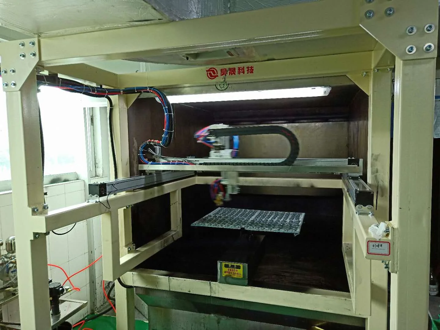 5 Axis Reciprocating UV Coating Spray Painting Machine for car