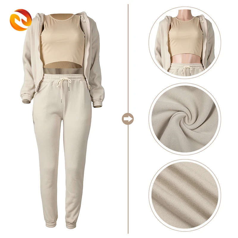 Женский спортивный костюм