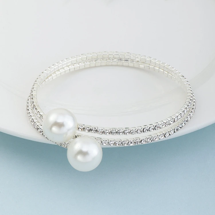 Popular Rhinestone Pearl Multilayer Bracelet in Europe and America Gives Girlfriend Birthday Gift