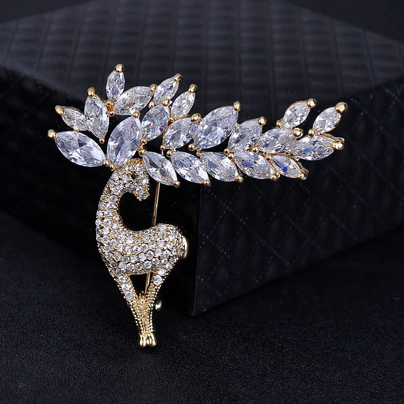 Wholesale womens deer CZ zirconia 18k gold plated brass decorative safe brooches christmas jewelry