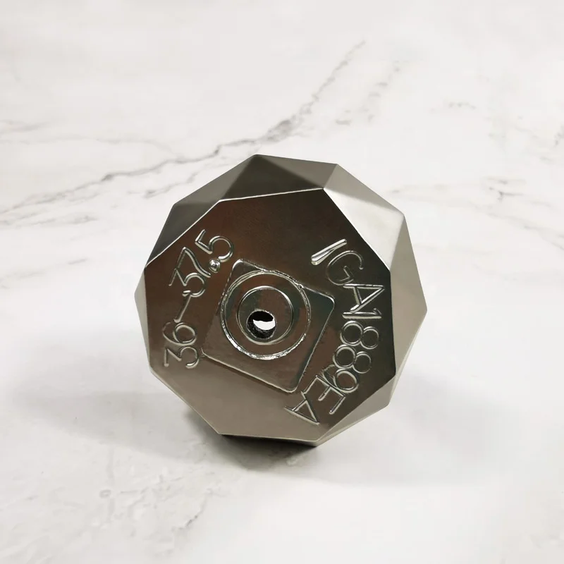 Туфли-лодочки на каблуках с матовой краской