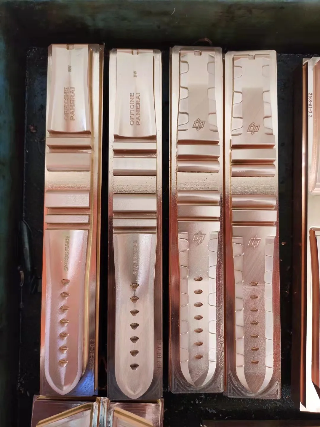 Ry-T6 cnc engraving mold machinehot stamping mold wooden mold Furniture metal parts production