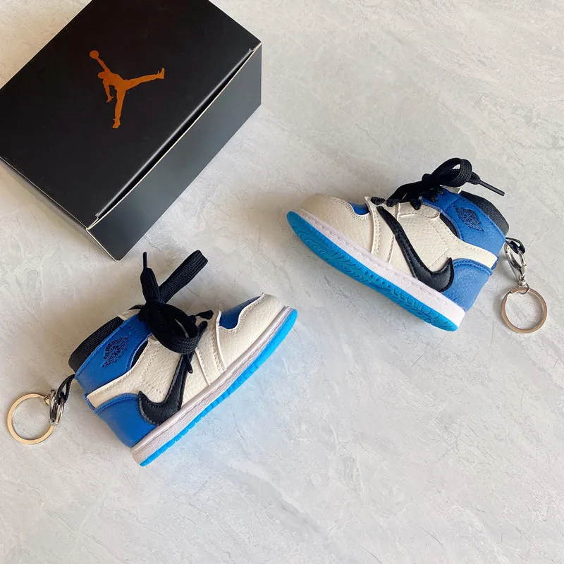 OEM Customized LOGO high capacity portable Bag pendant 8000mah name brand mini luxury Shoe shape Power Banks charger