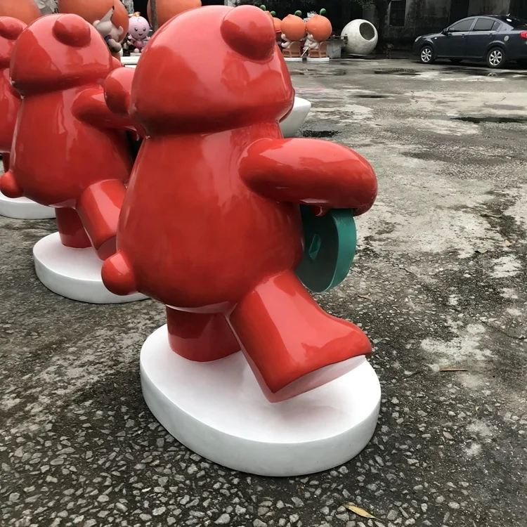 Fiberglass guitar bear Outdoor cartoon animal model Grass decoration landscape statue custom manufacturers