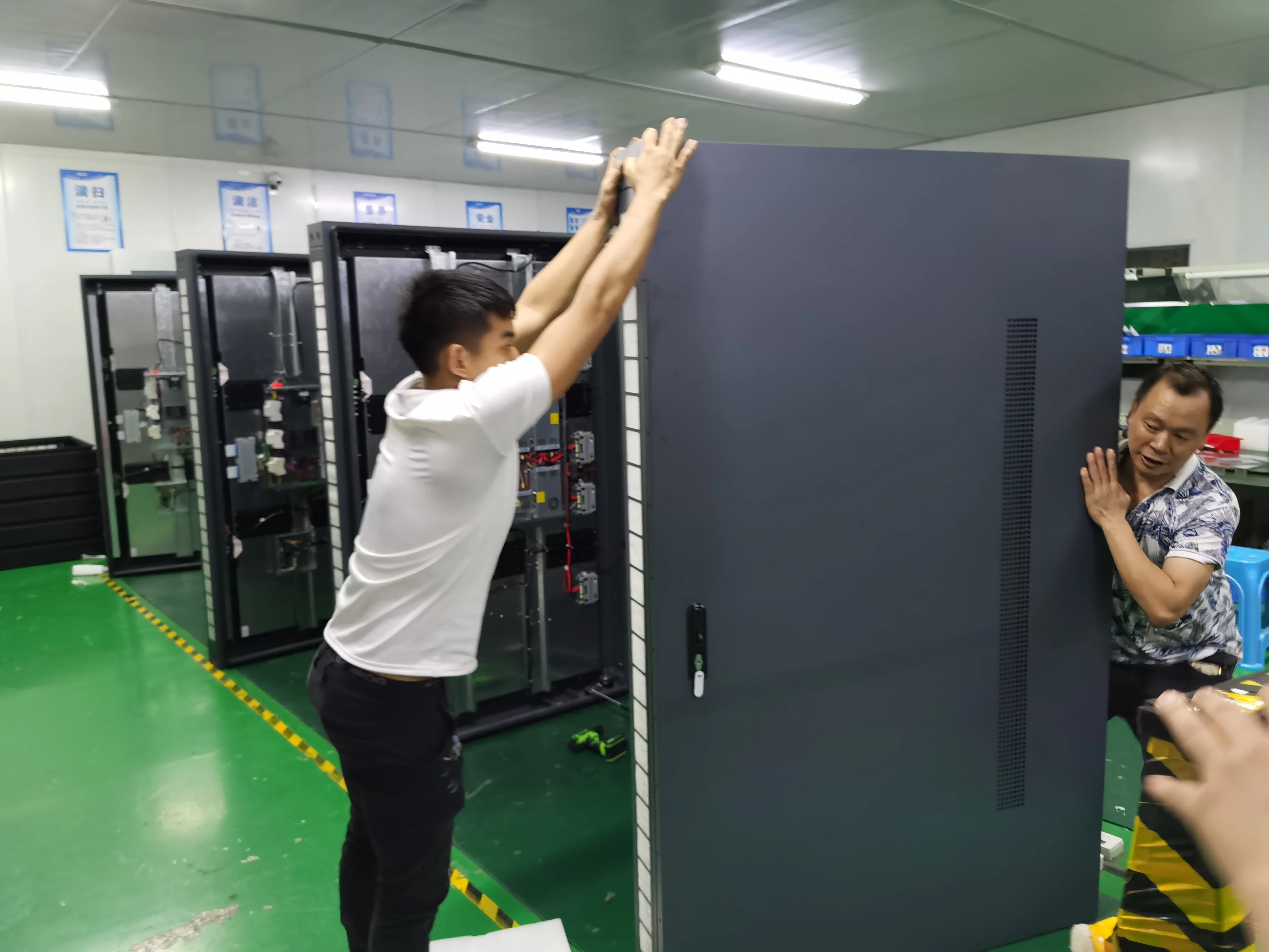 75in Solar Powered Touch Screen Ip65 Outdoor Lcd Digital Signage Advertising Info Kiosk High Brightness 3000nit Display