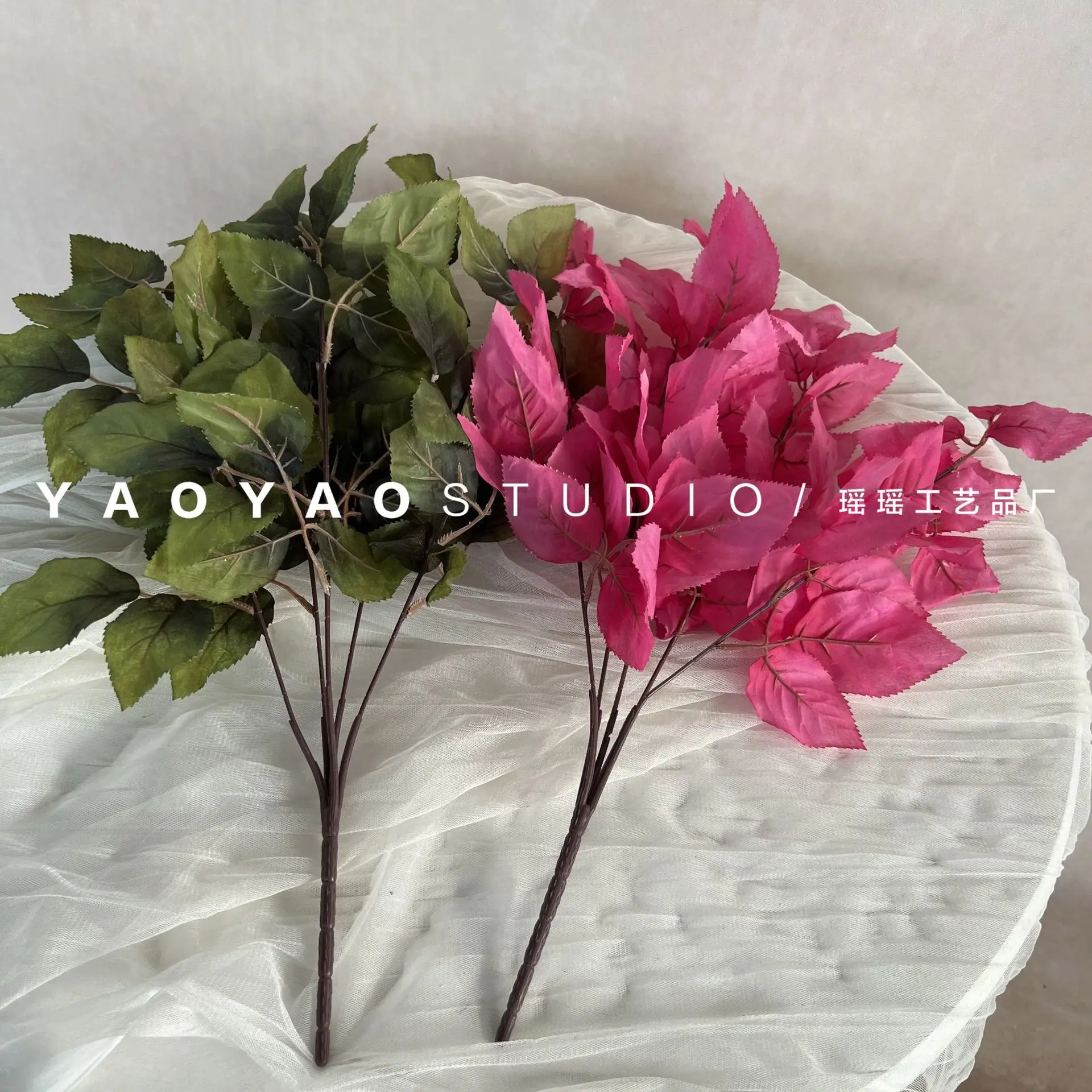 5 Bundle Artificial Flowers-Rose Fireworks Grape Leaves with Bottoming Green Ornaments Hotel Wedding Hall Simulation Gift Ideas