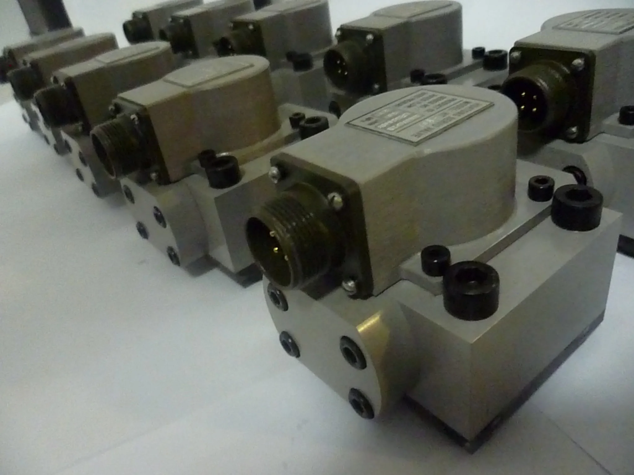 servo valve G761-3001