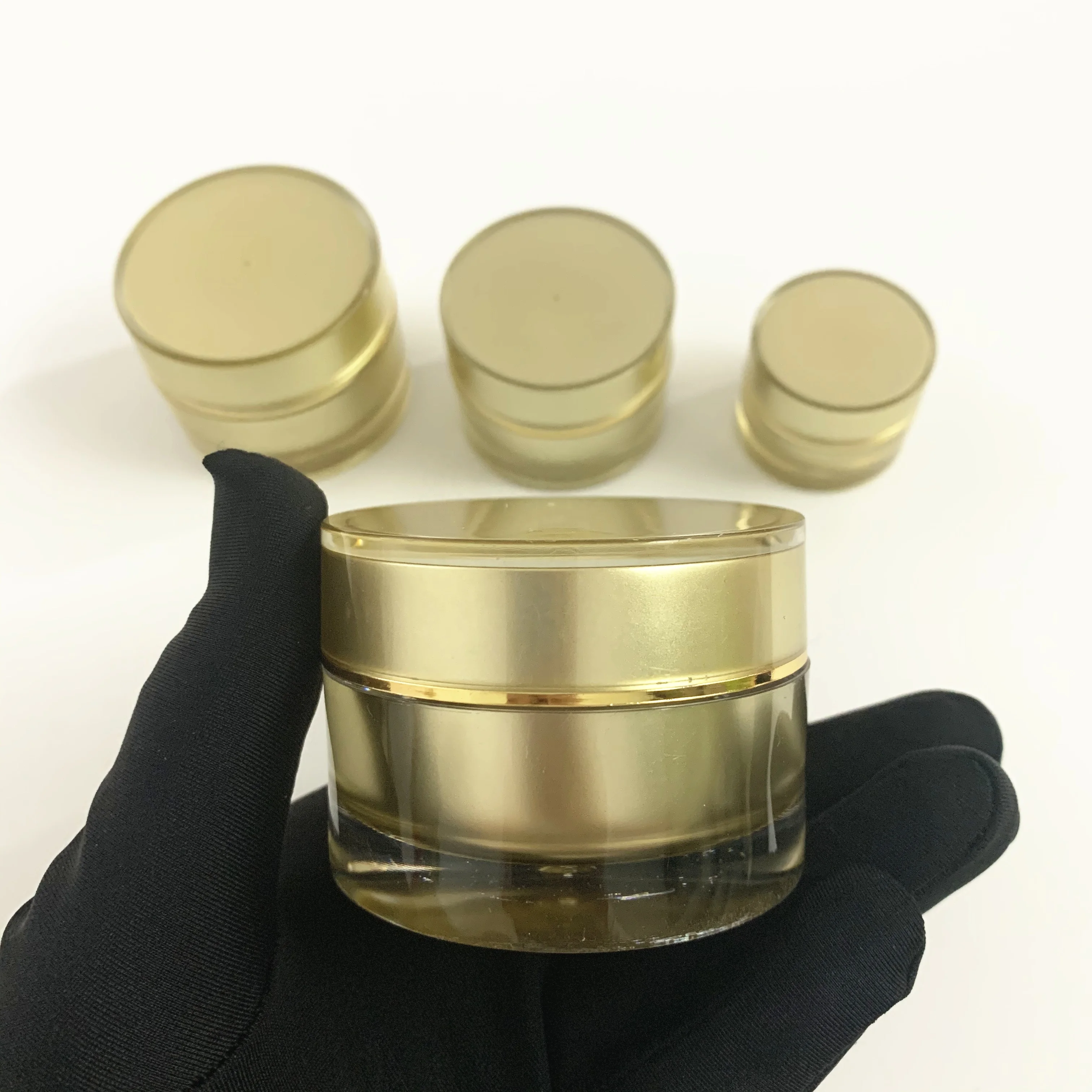 Stock 3g 5g 10g 15g 30g plastic jars with golden lids Cosmetic Cream Jar Custom Private Label Lip Scrub Containers