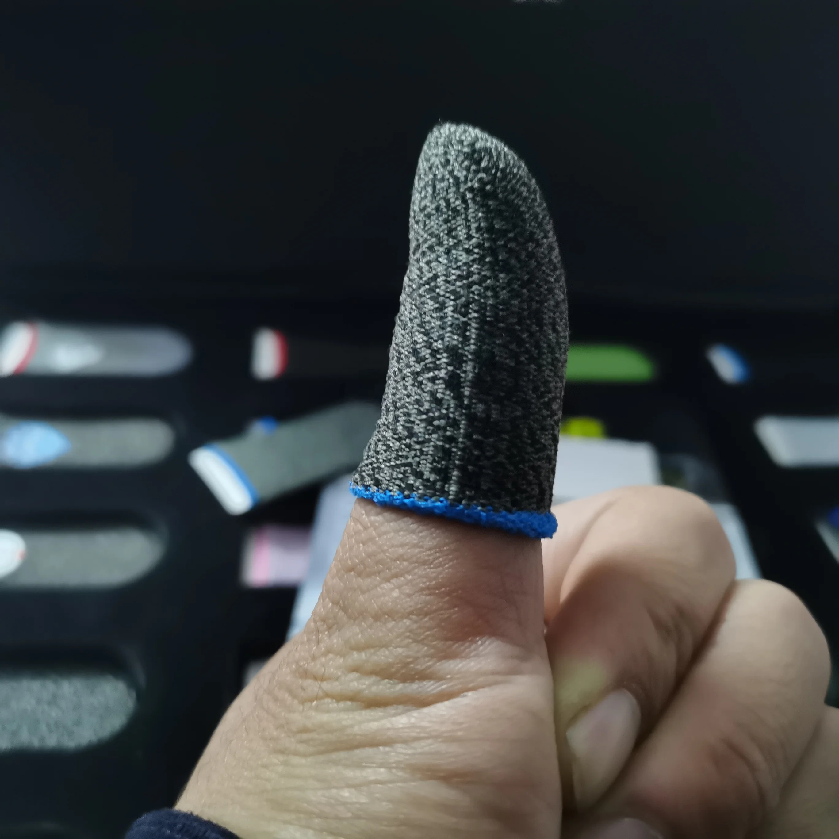 Anti-Sweat Breathable Silver fiber Mobile Gaming Finger Sleeve Flexible Wasp Feelers 5 Beehive for Flydigi game controller