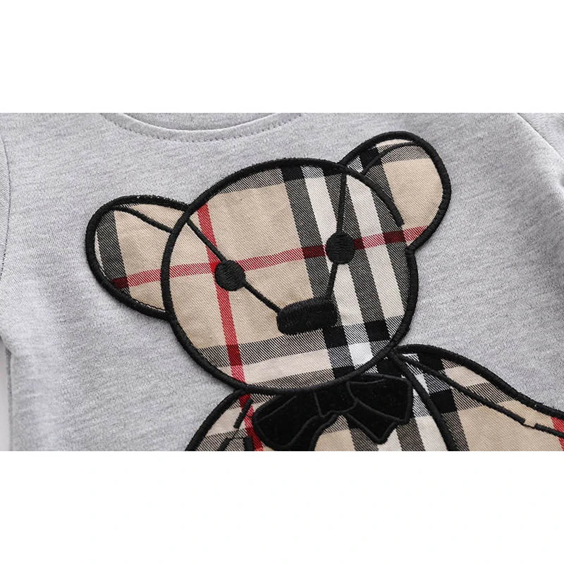 Well-designed top quality safe and reliable newborn baby clothes sets