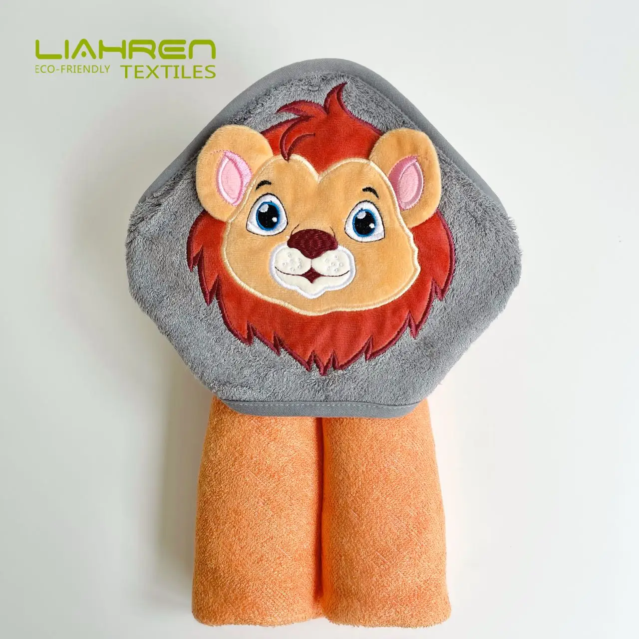Liahren wholesale 500GSM zipper bag-packed eco-friendly bamboo bath poncho towel lion design bamboo hooded towel for child