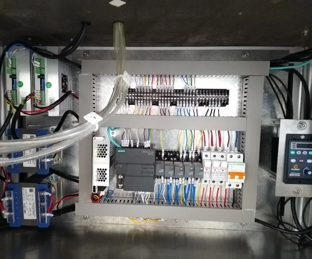 High speed automatic labeling machine for round bottle stickers