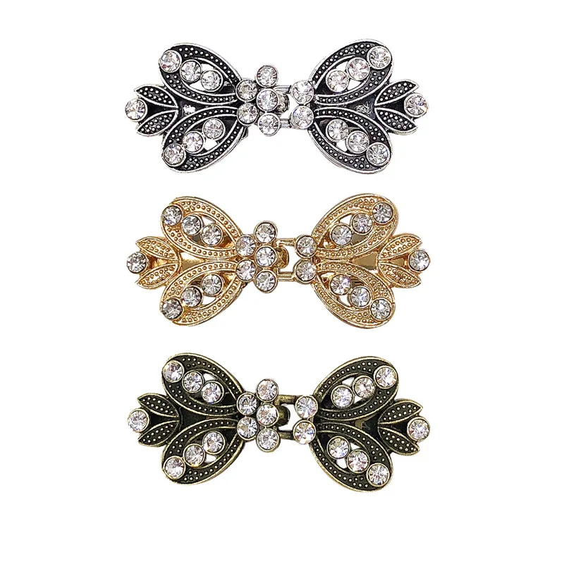 New rhinestone sweater clip Alloy mantle buckle collar clip Silk scarf buckle European and American waist fastening brooch