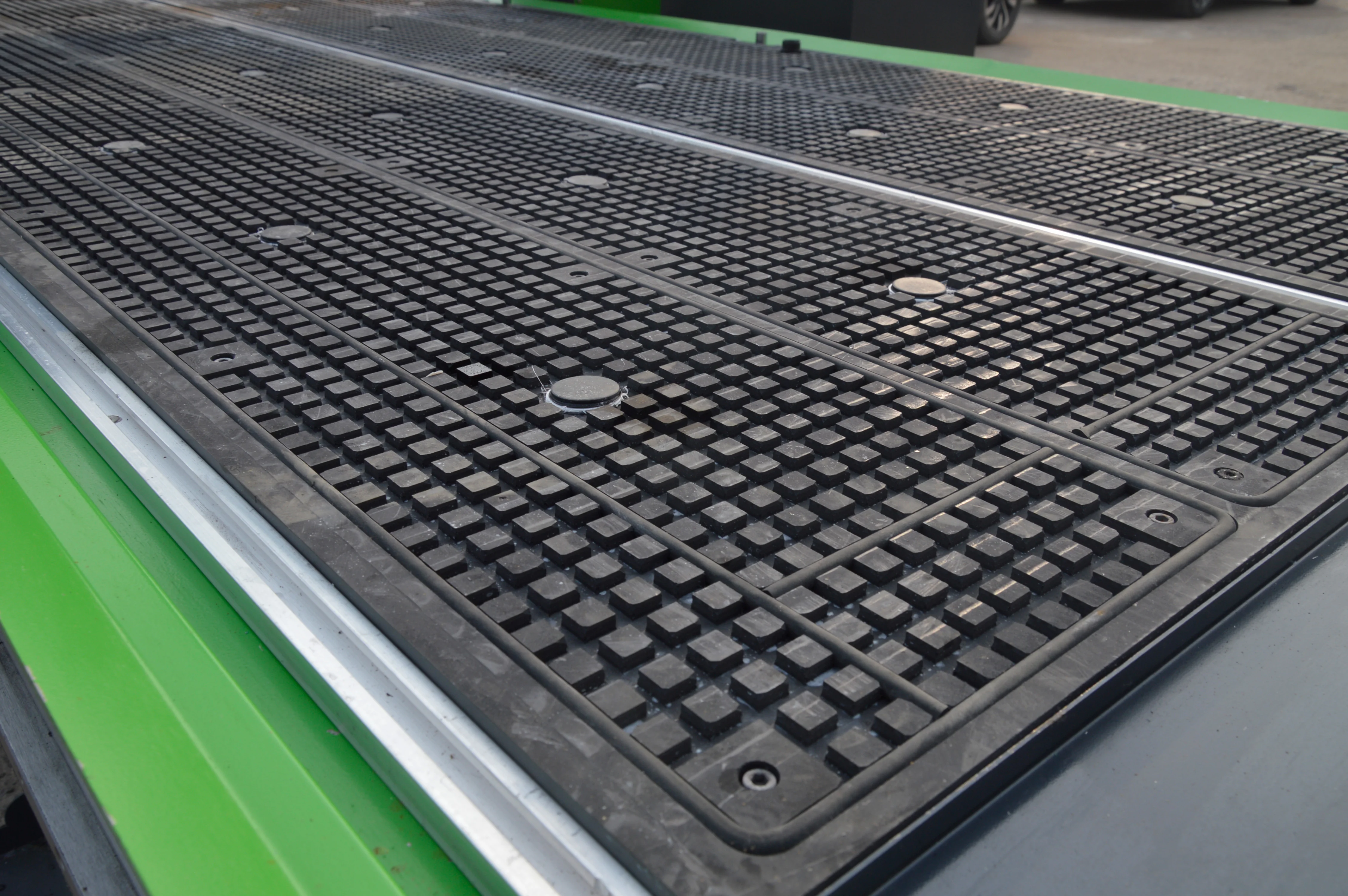 Цена со скидкой 4 шпинделя Автоматическая смена инструмента 3 оси резьба по дереву УВД фрезерный станок с ЧПУ