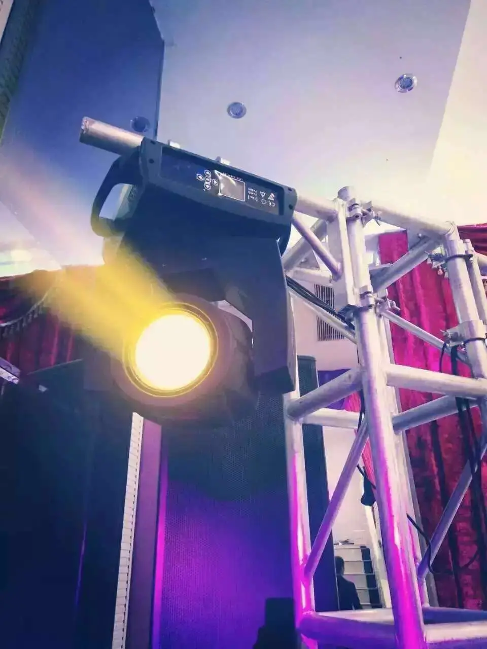 Easy Installation Stable Aluminum Truss Simple Wall Bracket Mobile Truss Lighting Stand for Indoor or Outdoor Event