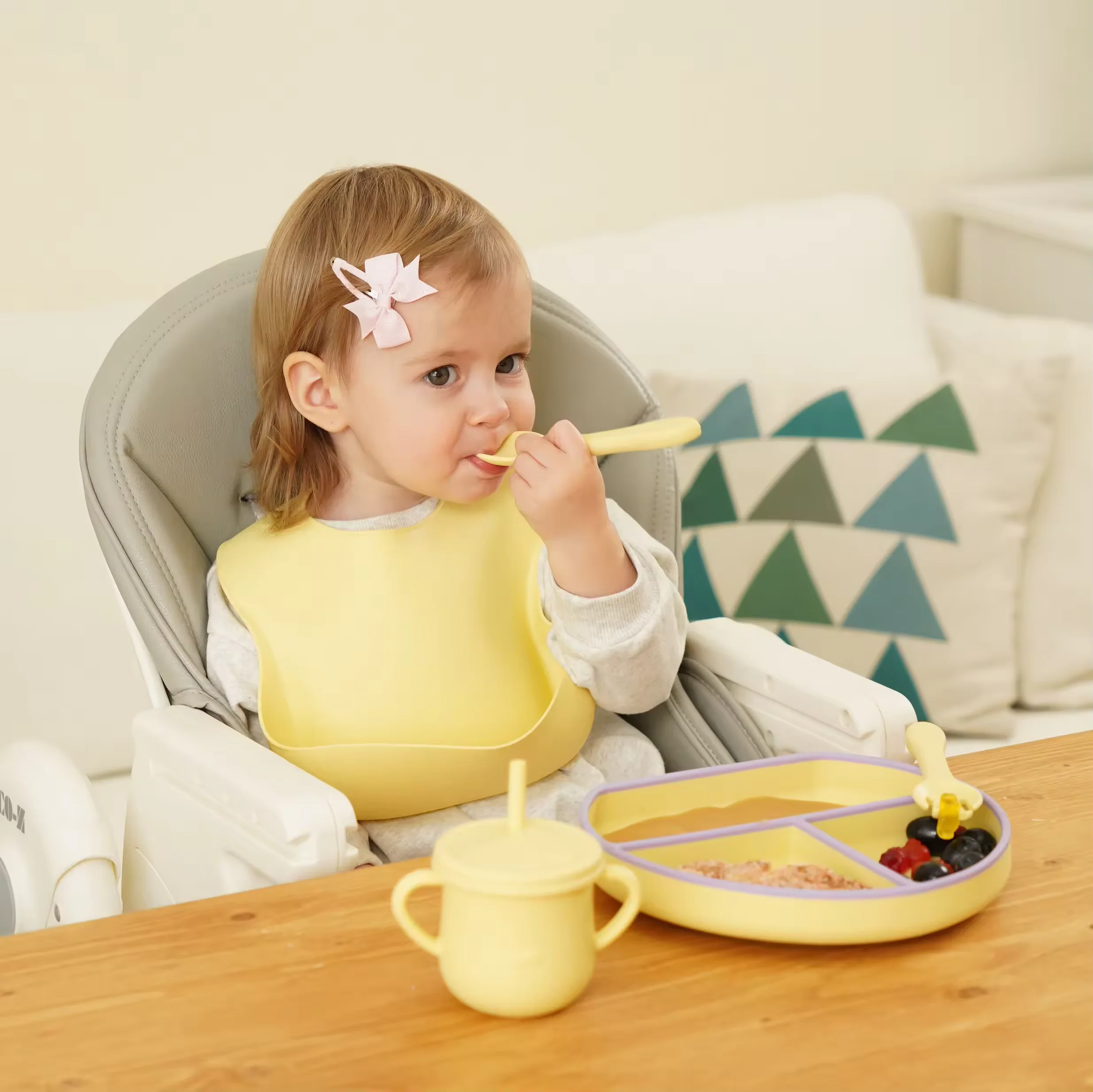 Eversoul Custom Personalized Dual Colors Silicone Kids Baby Dining Feeding Set Divided Suction Plates Baby Plate