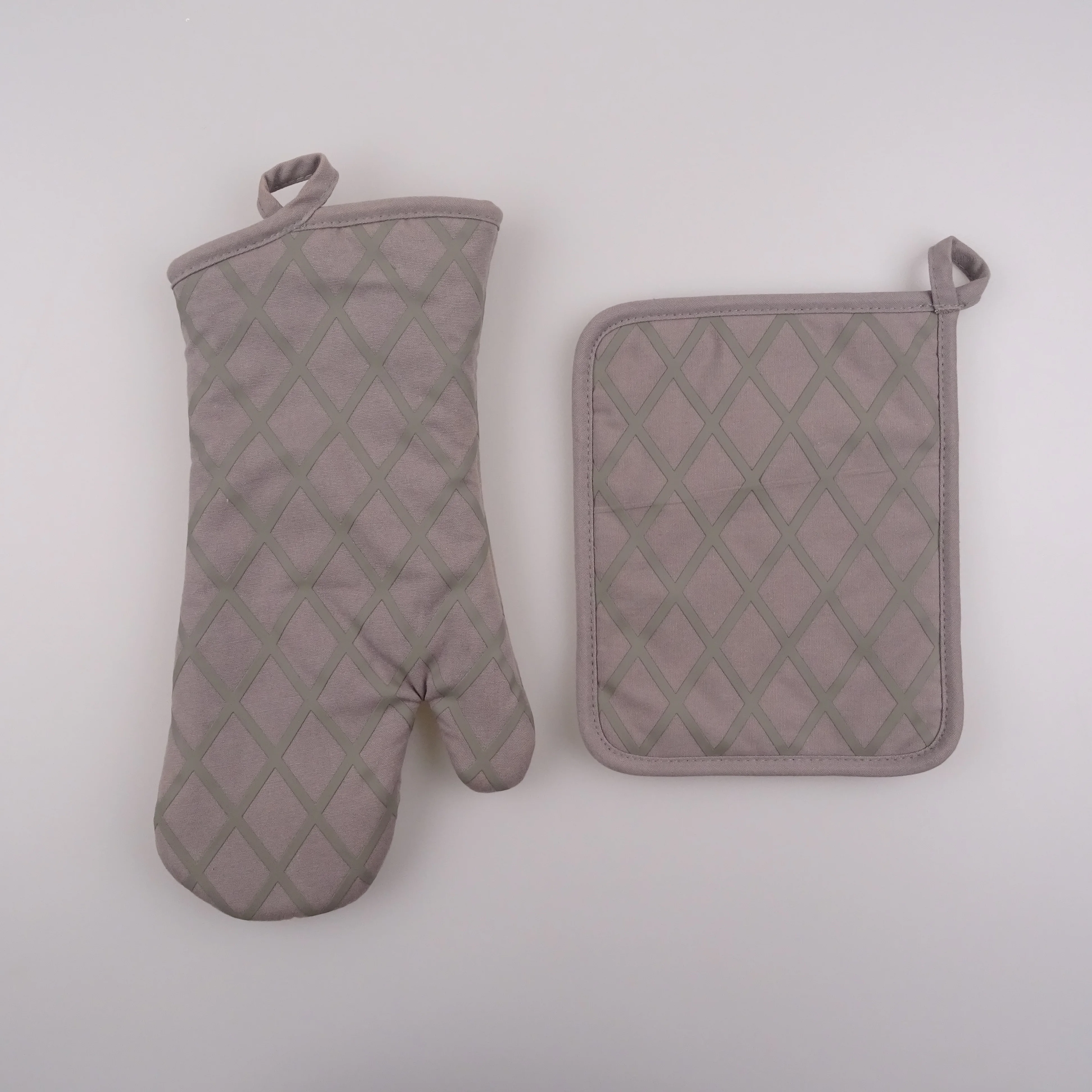 silicone print heat resistant oven mitten and potholder set