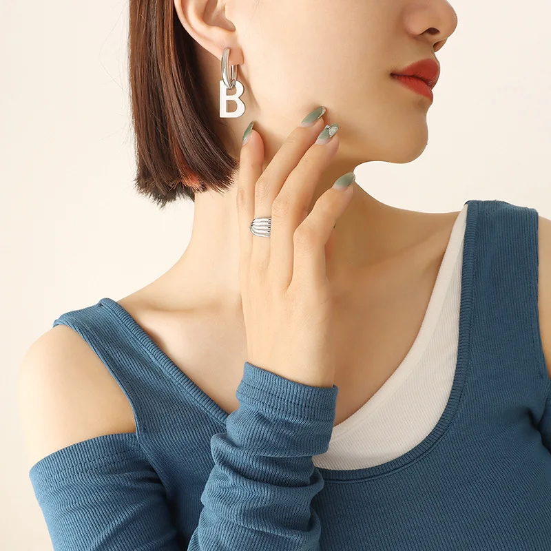 Waterproof Luxury Personality Wholesale 316L Stainless 18K Gold Plate Letter B Huggie Earring For Girls