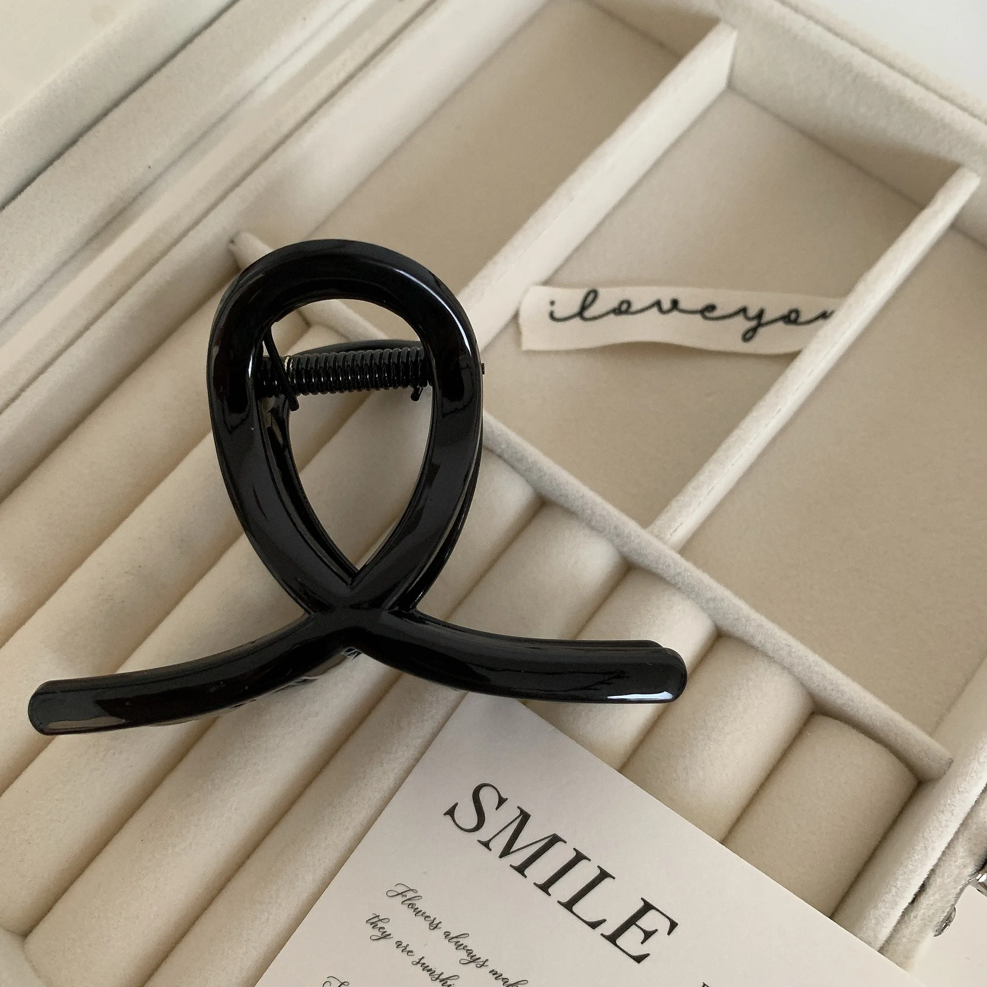 GIRLIZE Wholesale Fashion 8cm Color Hollow Geometric Crossed Wave Big Plastic Acrylic Women Hair Claw Clip For Thick Hair