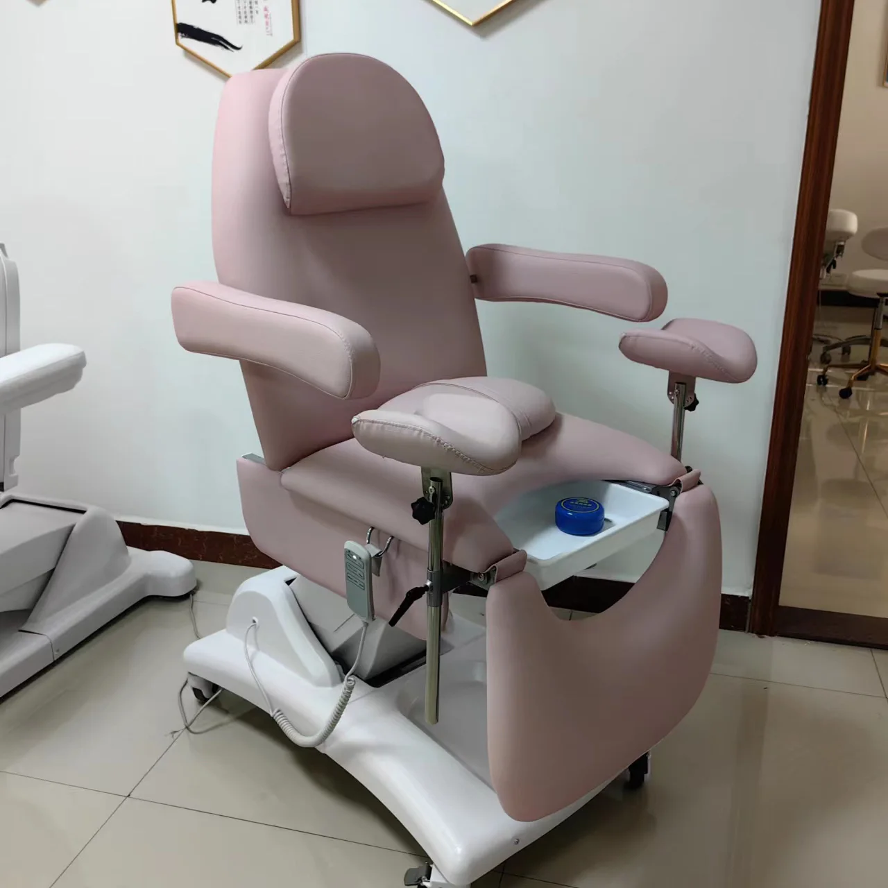 High-quality Wooden Folding Professional Lightweight Massage Bed Massage SPA Table Massage Table