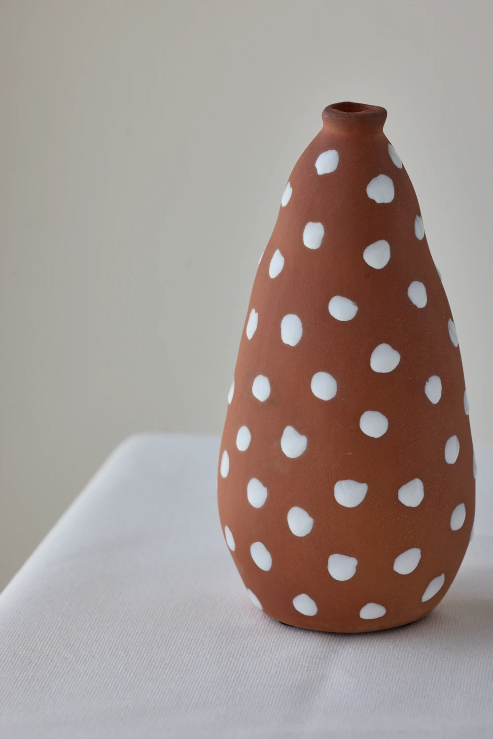 European Rustic Vintage Red Ceramic Vase Polka Dot Pattern Vintage Home Interior Decoration Clay Making