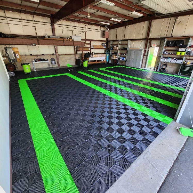 Жесткая модульная красочная переплетенная напольная плитка промышленные пластиковые напольные плитки для гаража коврики автомастерской